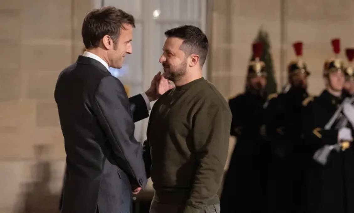 Zelenskyj Macronovi - dajte nám lietadlovú loď!