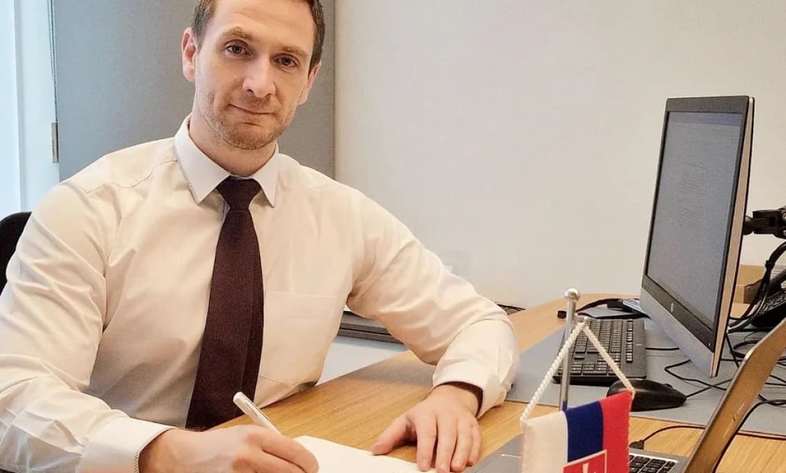 Uhrík žiada Eurokomisiu o odvolanie jej zástupcu Šuchu na Slovensku