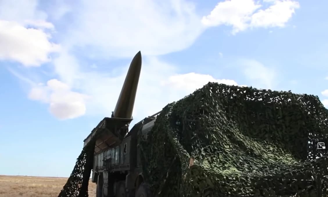 Rusko priviezlo systémy protivzdušnej obrany S-400 do Srbska na svoje prvé vojenské cvičenie v zahraničí (VIDEO)