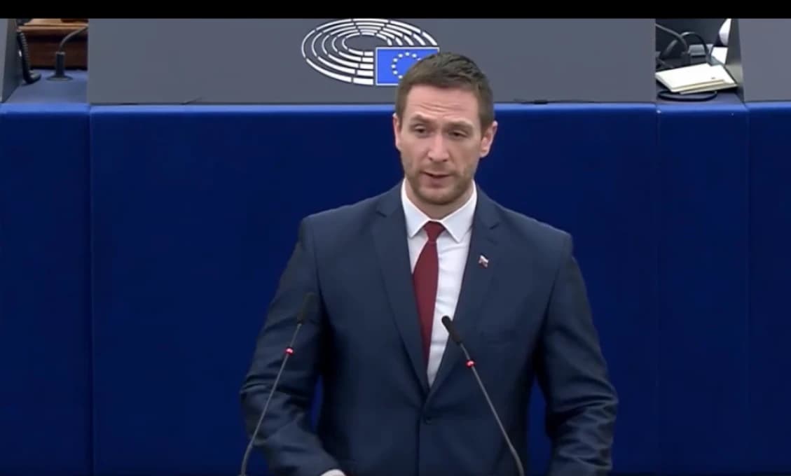 Milan Uhrík priamo z Bruselu: EÚ si vybrala vojnu! (VIDEO)