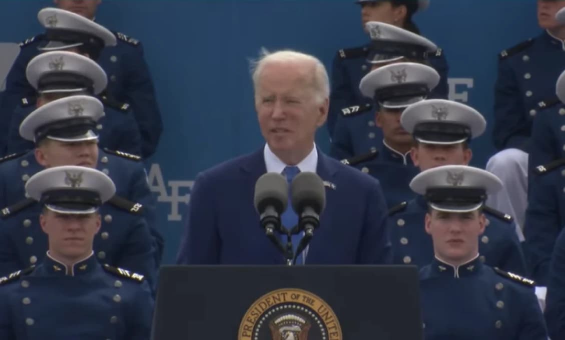 Biden priznal - pomáhame Kyjevu pred náletmi (VIDEO)
