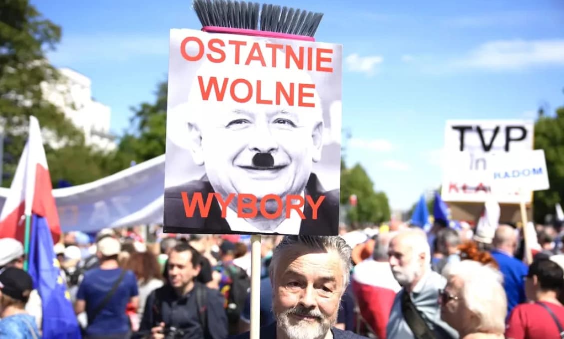 Poliaci majú dosť pogromu na "rusofilov" - povstali