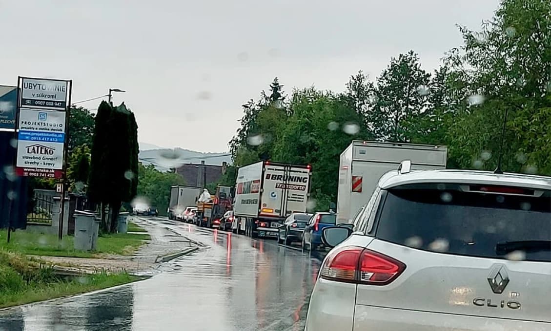 Čínske mesačné vozidlo zachytilo obrázky „gélovitej“ látky na temnej strane mesiaca (FOTO)