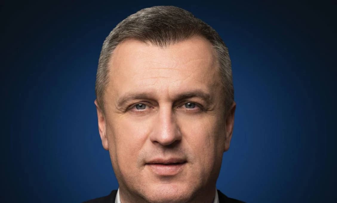 SNS vyzýva ministra vnútra Šimka!