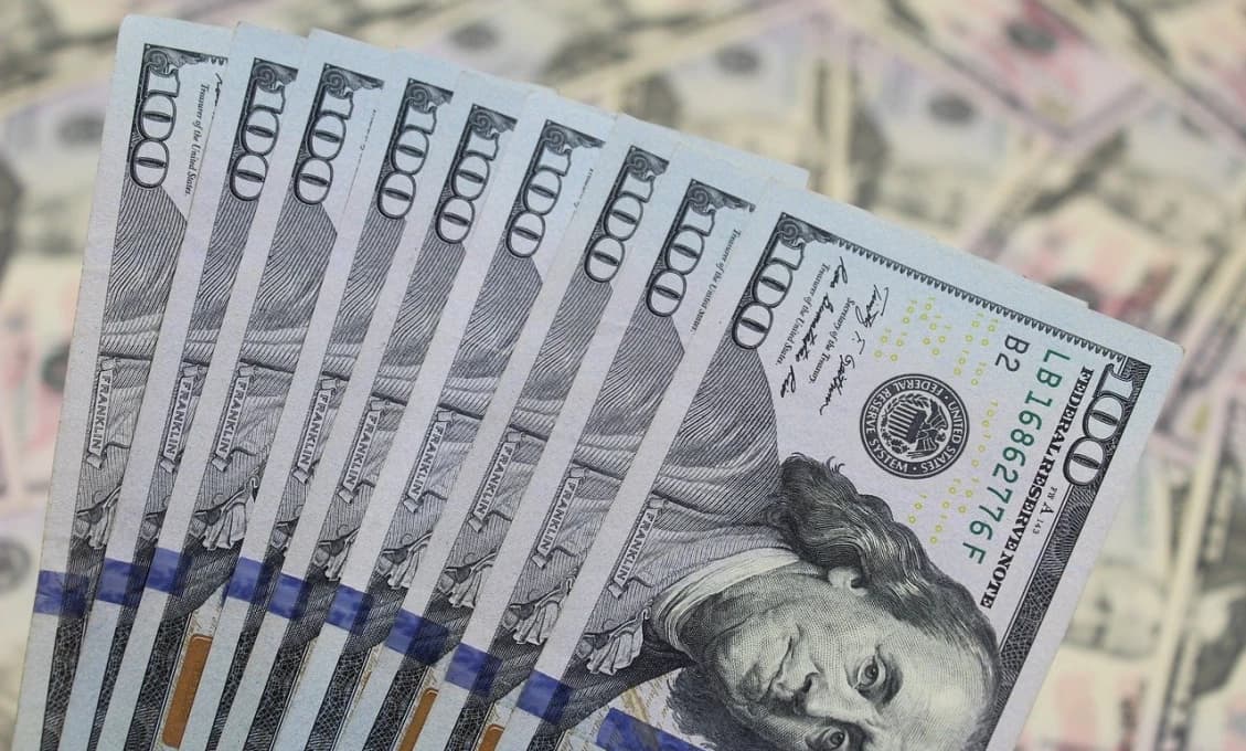 "Západ" páli na Ukrajine miliardy dolárov v Ruskom ohni