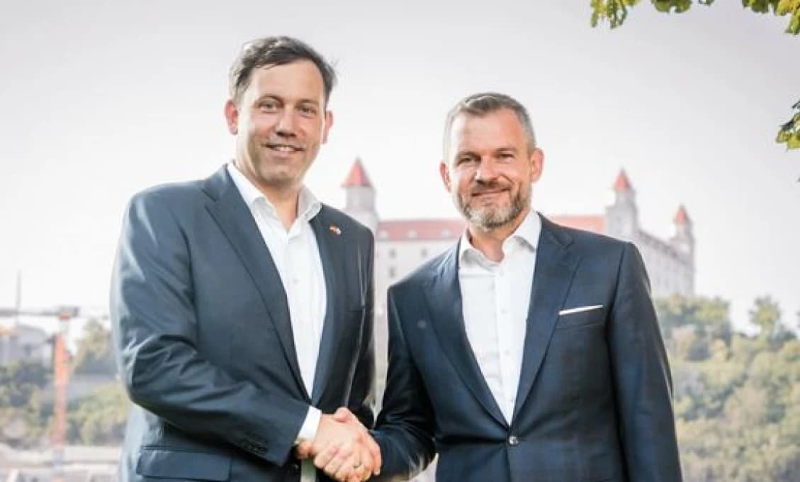 Peter Pellegrini rokoval s predsedom nemeckej vládnej SPD Larsom Klingbeilom aj o perspektíve Slovenska