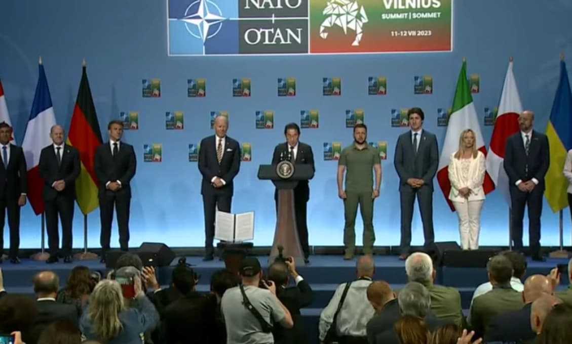 Klamstvá „patetického a nebezpečného“ samitu NATO