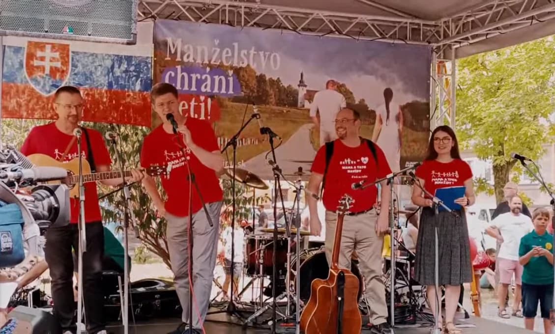 Nepochodujú proti ničomu. Sú tu ZA RODINU (VIDEO+GALÉRIA)