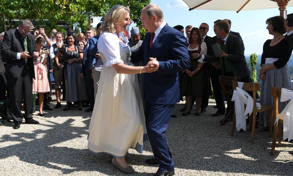Rakúska exministerka odišla z EÚ a odsťahovala sa do Ruska!