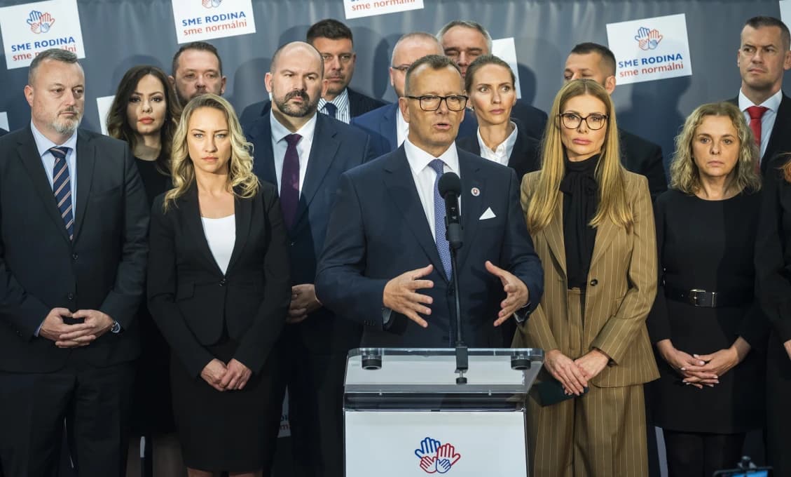 Smer podal návrh na zvolanie mimoriadnej schôdze. Kollár reagoval