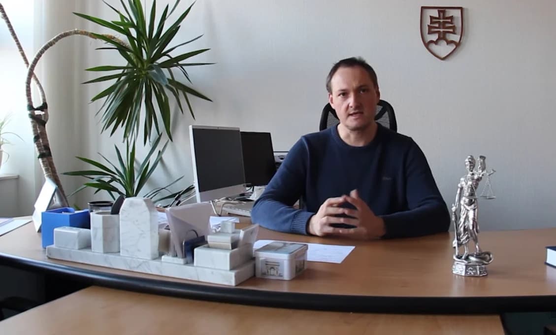 DEKAN PF UK BURDA: HAMRAN nemá čo hľadať na svojej stoličke!