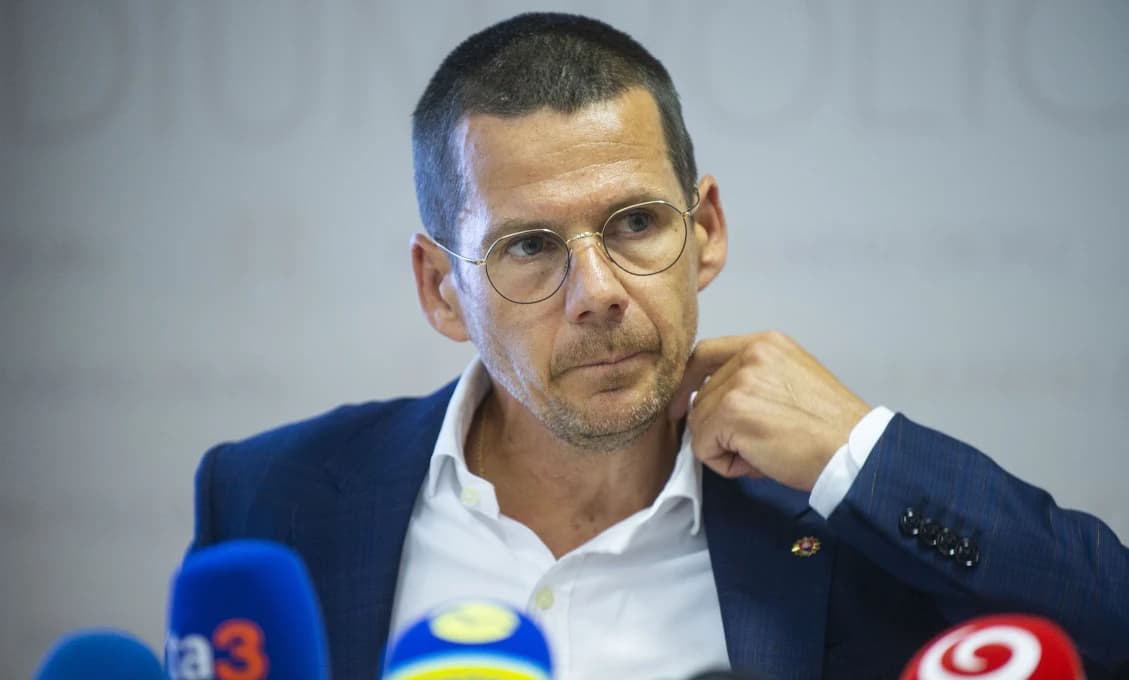 Krajskí prokurátori vyzývajú policajného prezidenta Štefana Hamrana!