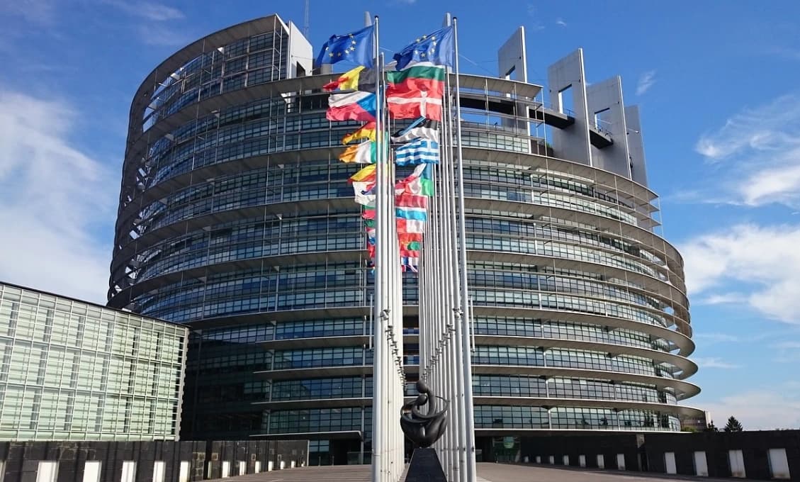 Takto FUNGUJE Európsky parlament! Detail, ktorý vás POSADÍ