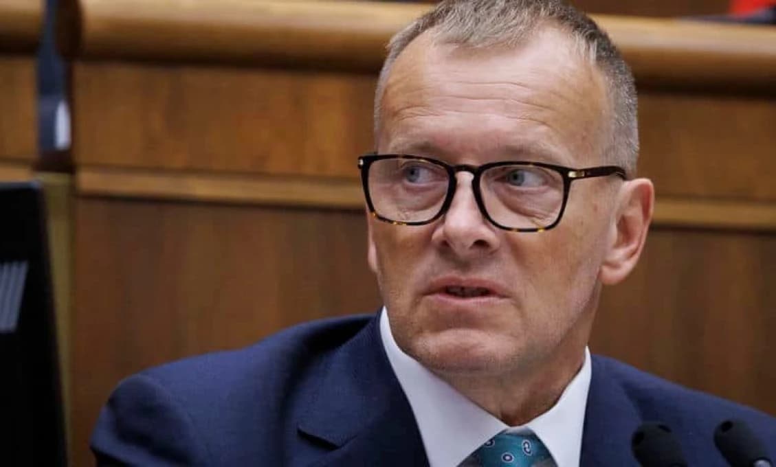 V Hongkongu to vrie, tentoraz demonštranti zaútočili na sanitku. Dokedy to bude Čína znášať? (VIDEO)