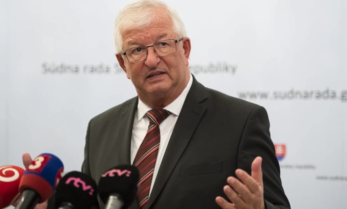 Členovia Súdnej rady SR vyzývajú Mazáka: ODSTÚPTE!