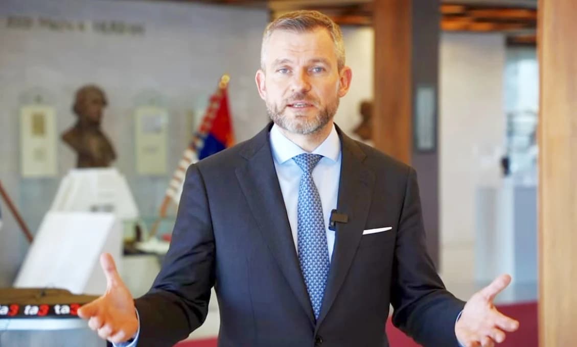 Hlas ľudu: Kde sa dvaja bijú, tam Pellegrini vyhráva