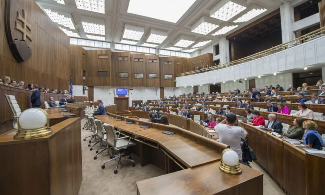 Tisíce učiteľov v Tunisku demonštrovali za zvýšenie platov