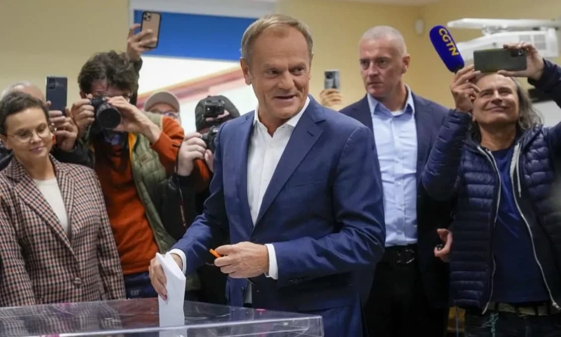 Pri havárií lietadla v obytnej oblasti v blízkosti letiska Goma zomrelo 24 ľudí (VIDEO)