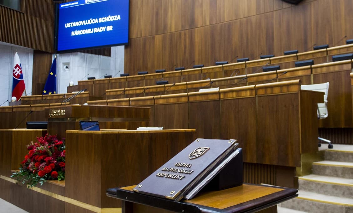 VEĽKÝ SÚHRN: Poslanci NRSR sa ujali mandátov, prezidentka vymenovala vládu, Parlamentné výbory poznajú svojich predsedov