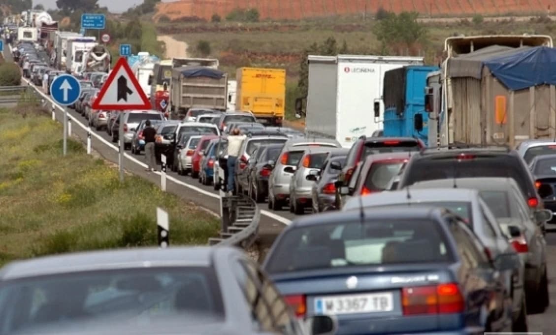 AKTUÁLNE Desaťtisíce Slovákov budú mať PROBLÉM dostať sa do PRÁCE či ŠKOLY! Dotkne sa to aj VÁS?