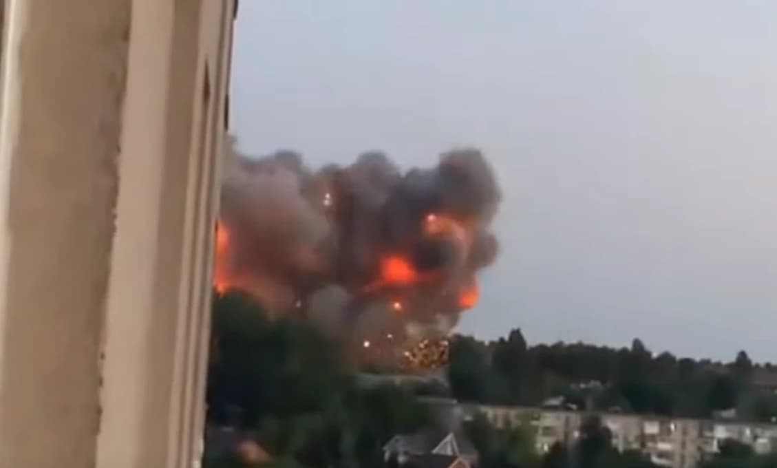 Kým Kyjev hrozí, Rusi útočia na jeho zázemie
