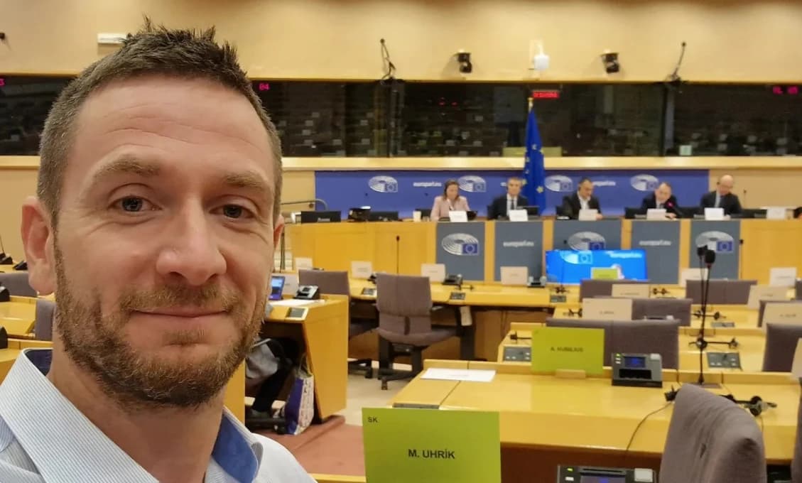 Milan Uhrík: Peňazí je dosť, nové dane nám netreba. Stačí urobiť toto! (VIDEO)