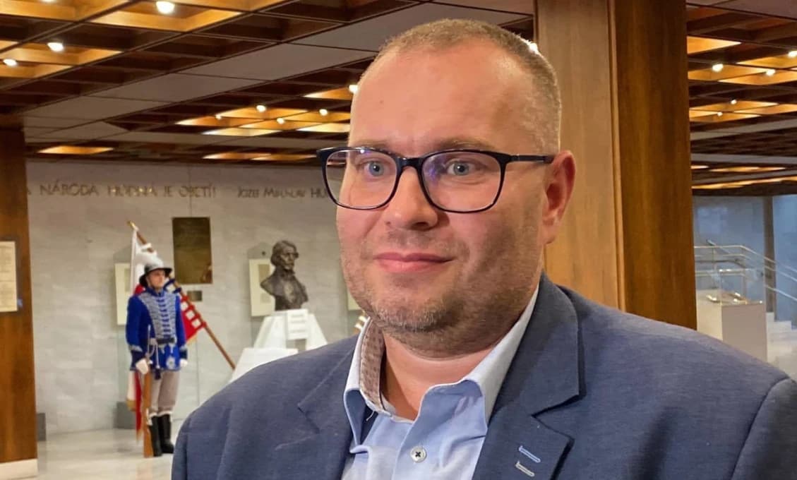 Rezort obrany neposkytnutím analýzy o migoch porušil ústavu