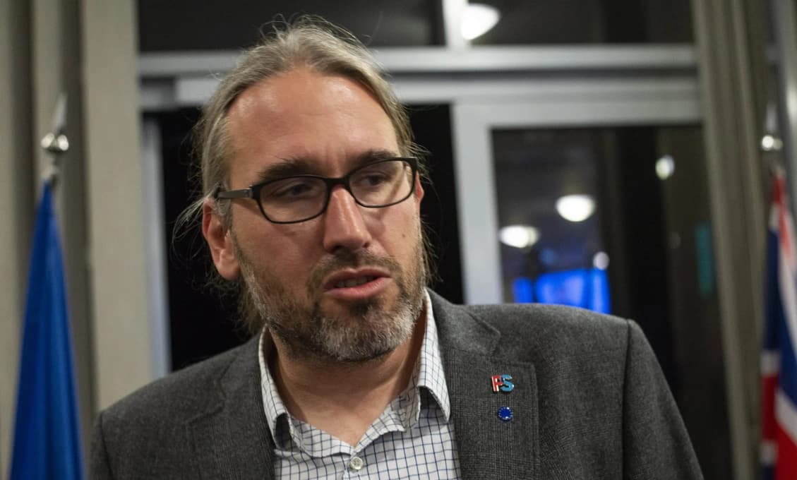 Hlas ľudu: Viete, podľa čoho sa pozná Slovák vo svete? Ako jediný člen národa se.e si do vlastného hniezda