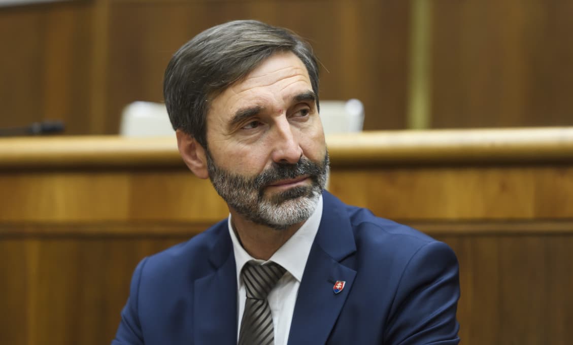 Minister Blanár si posvietil na príspevok stránky Zomri