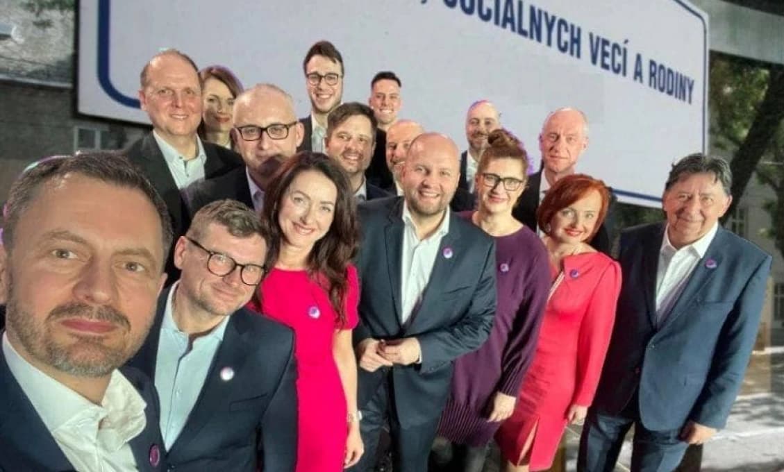 STROSKOTANEC JARKO NAĎ nechápe, kde je miesto DEMOKRATOV a metá hromy, blesky!
