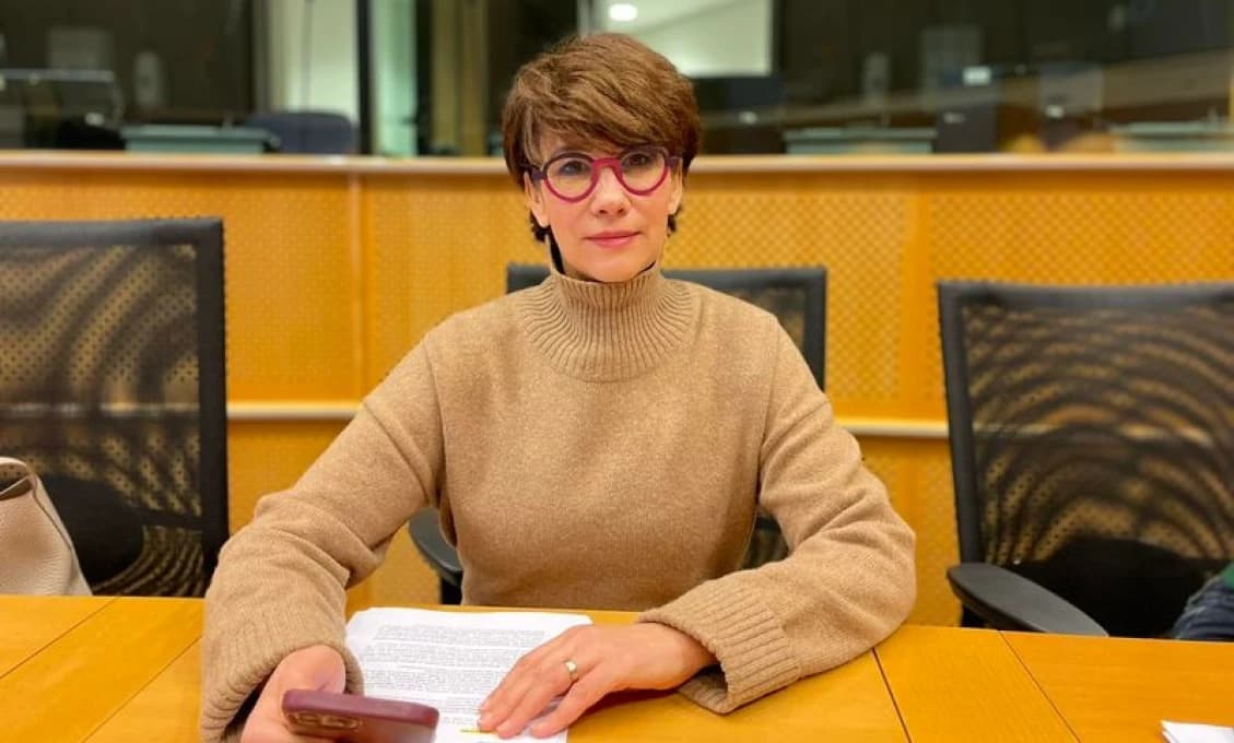 Hlas ľudu: Lucia z Bruselu píše Ficovi