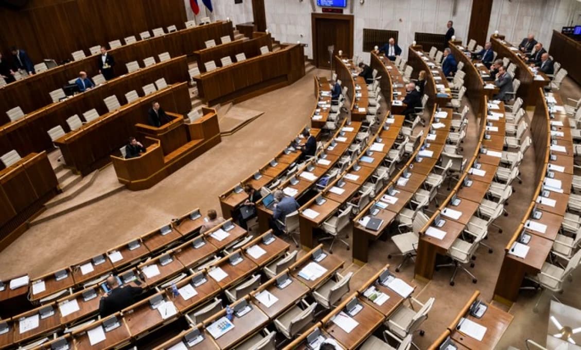Na Slovensku chce aktuálne vzniknúť desať nových politických strán
