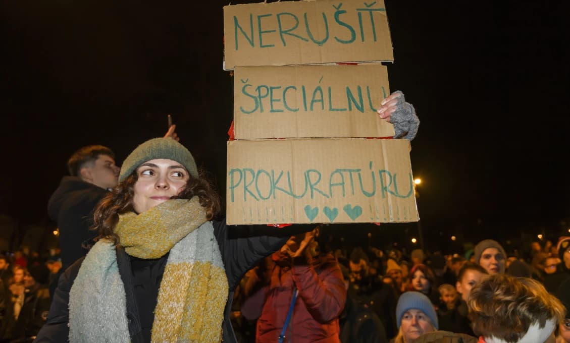 Opozícia protestuje! NAŽIVO!