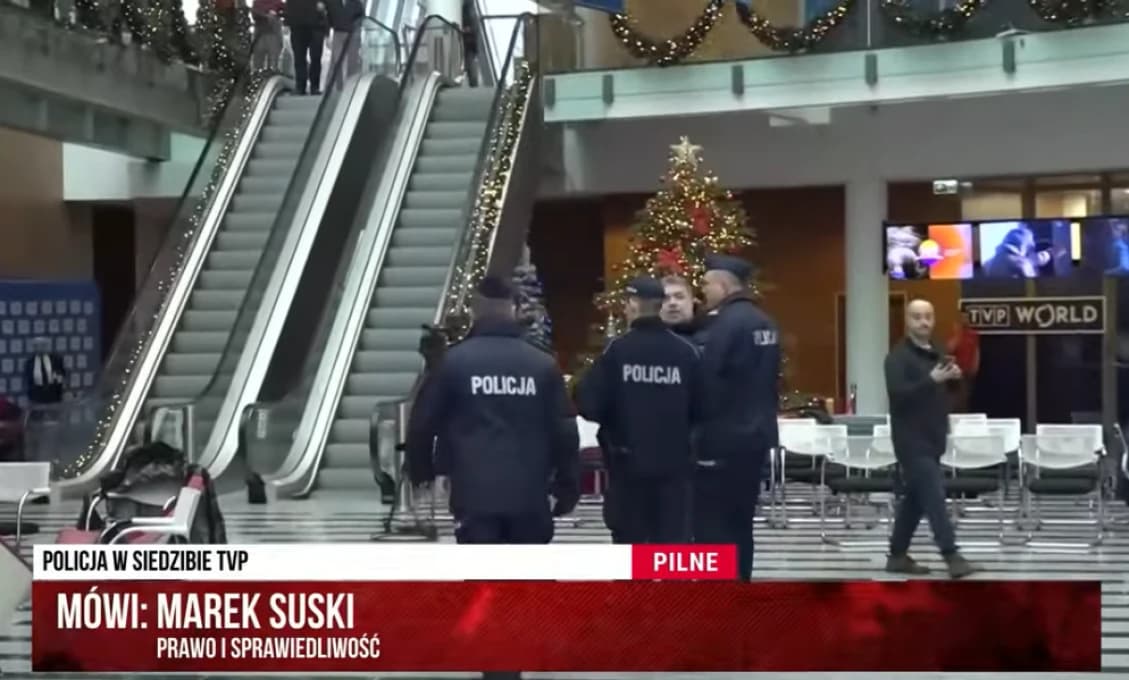 Aj nová poľská vláda "upratuje". Boj o médiá, alebo nastolenie poriadku?