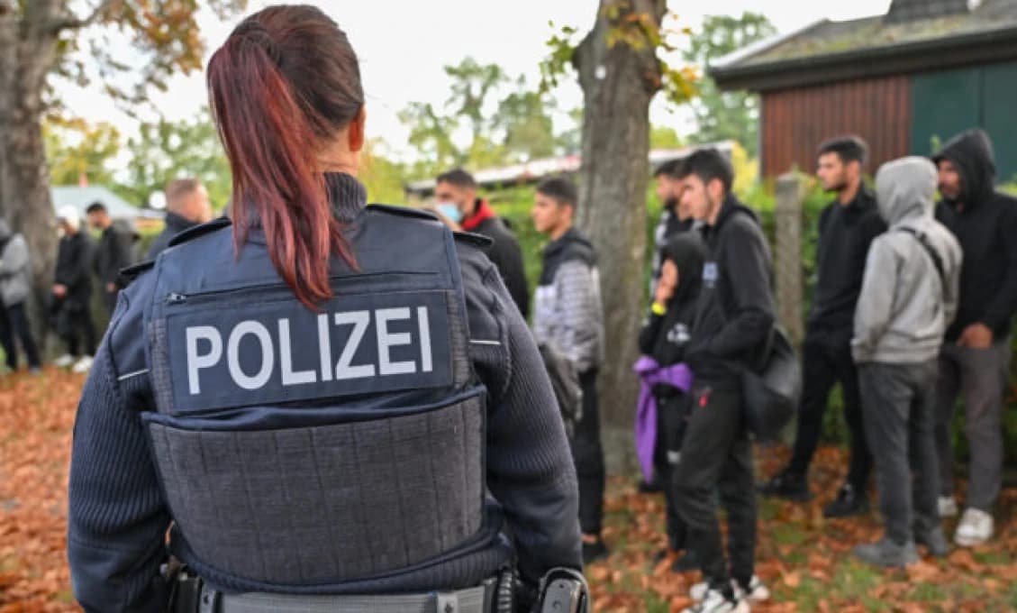 Migranti hľadajúci azyl sa Nemecku ODVĎAČILI: VIAC AKO 7 TISÍC ZNÁSILNENÝCH ŽIEN!