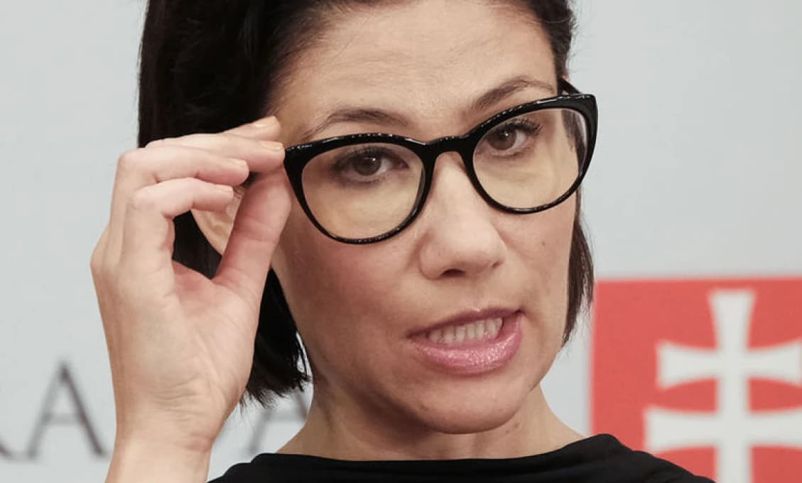 LUCIA sa pustila do BLAHU a čitateľ sa pustil do Lucie! TOTO NEPREDÝCHA