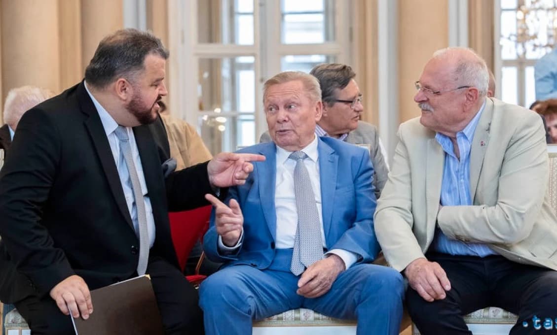 ŽIVIO, ŽIVIO, ŽIVIO, ŽIVIO A MNOGA LETA, PÁN PREZIDENT! (FOTO)