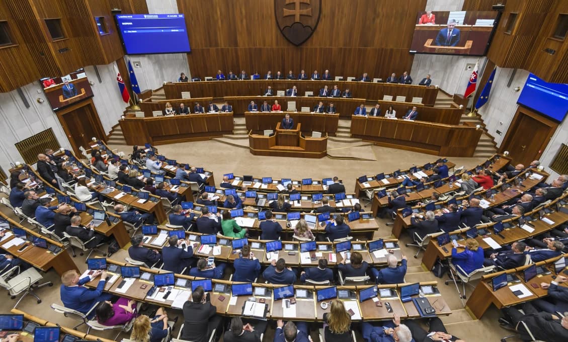 Opozícia urobila z parlamentu DEBATNÝ KRÚŽOK