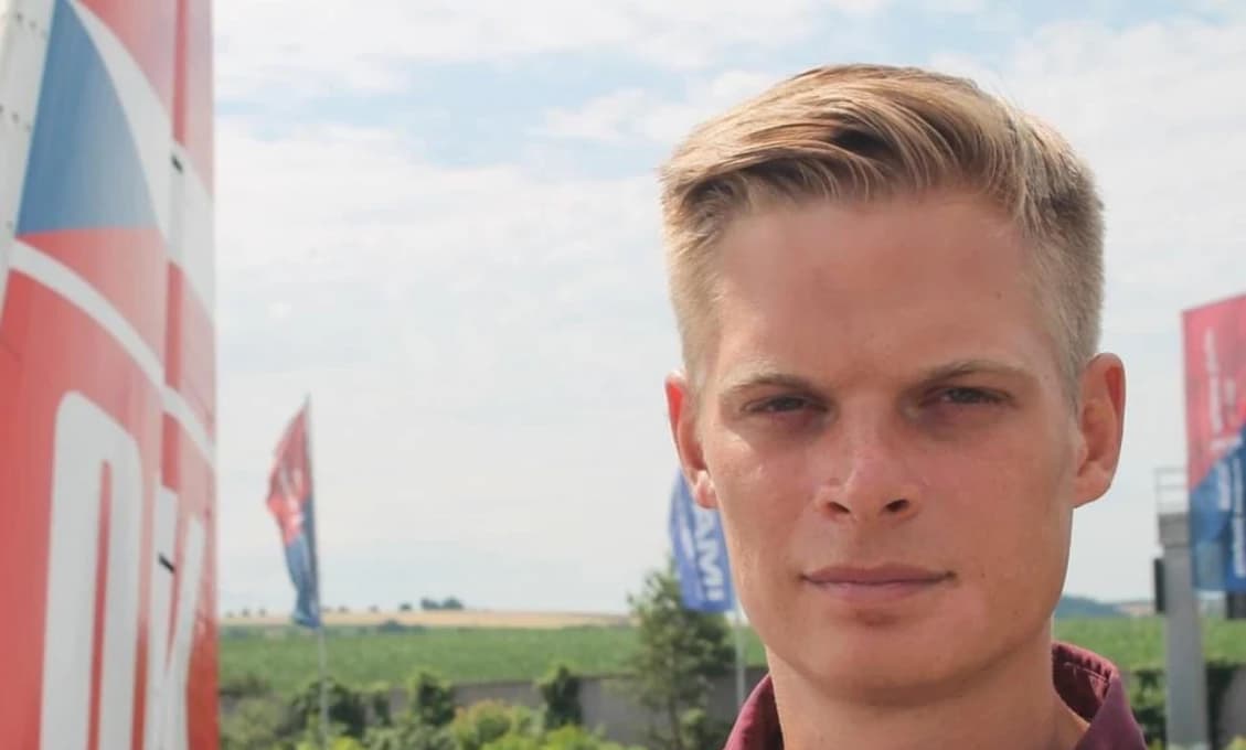Poručík prosí o peniaze. Chce pokračovať v boji proti hoaxom
