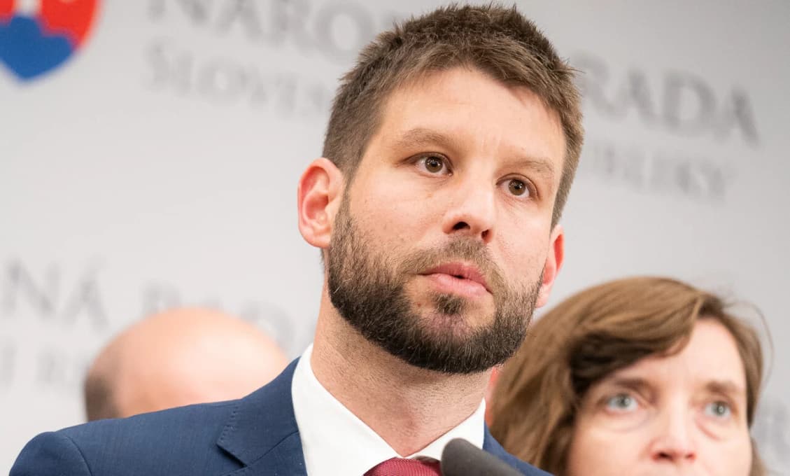 KONEČNE! PUBERTIAKOM Z OPOZÍCIE PREKAZILI ŽÚRKU