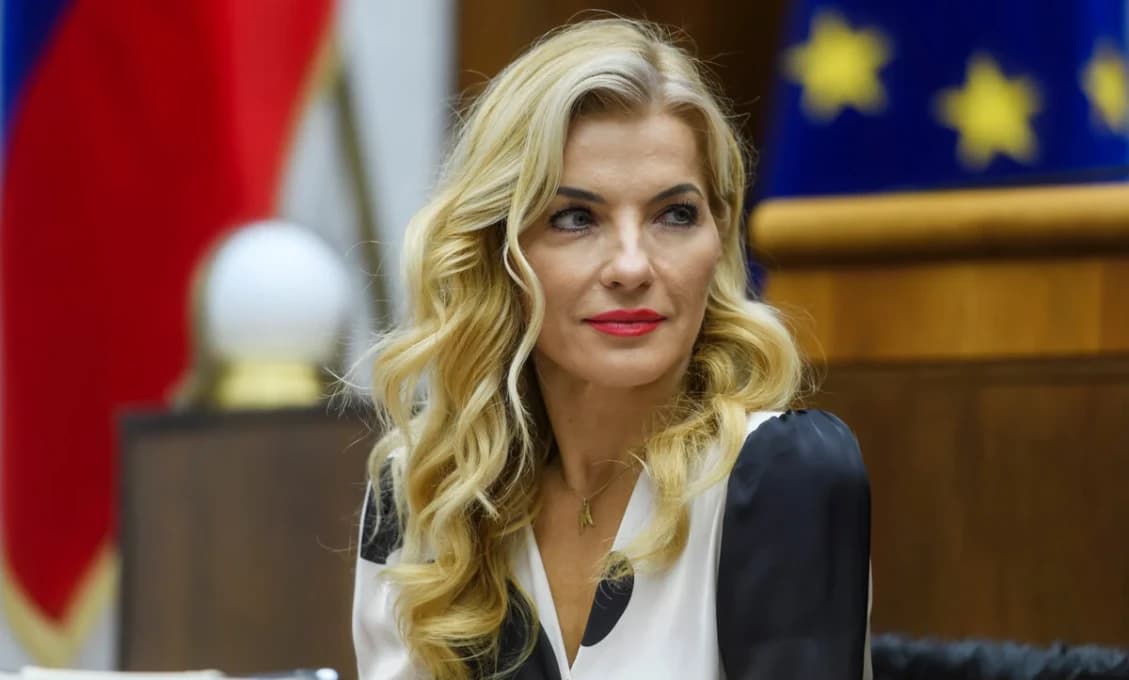 PS a SaS podali návrh na odvolanie Šimkovičovej z postu ministerky kultúry