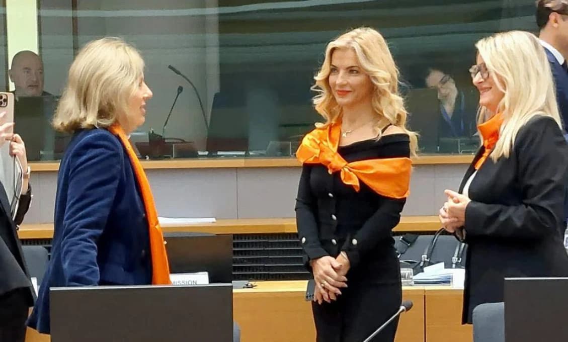 Ministerka kultúry M. Šimkovičová má plnú podporu nielen od SNS, ale aj od ľudí