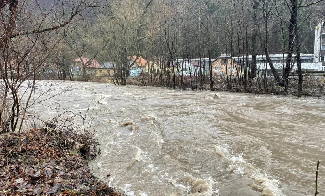 Počasie vyčíňa! Mimoriadna situácia v Ružomberku! (FOTO)