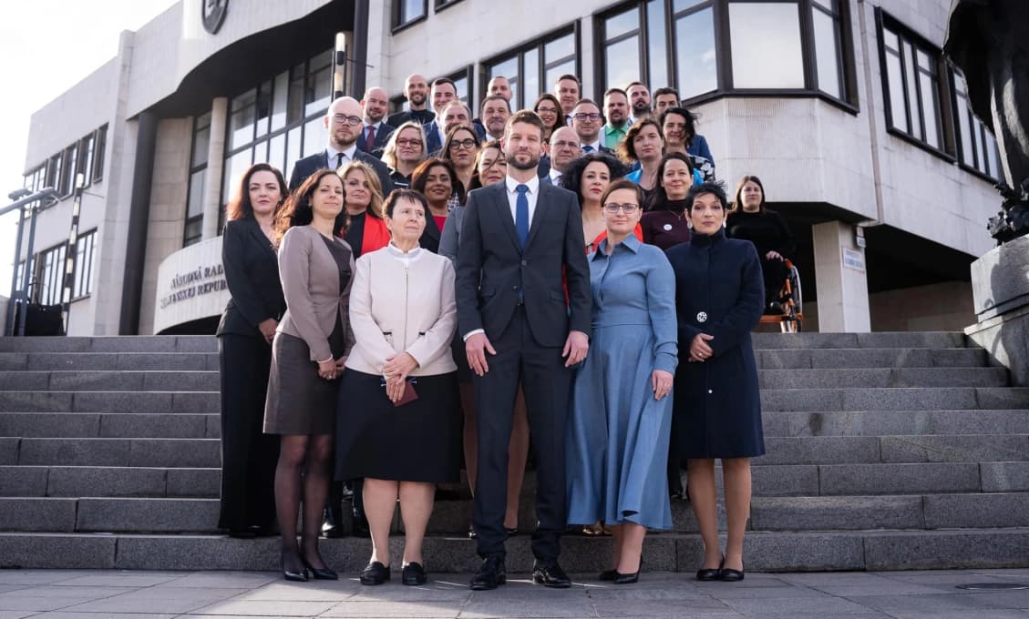 Otvorený list šéfa Jednoty dôchodcov Slovenska Čaputovej a Šimečkovi. Budú sa HANBIŤ!
