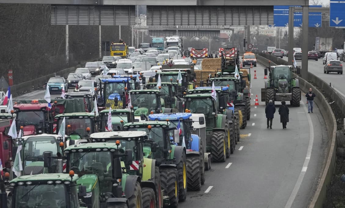 Farmári na traktoroch vyjdú v pondelok do ulíc. Skutočné peklo by by malo nastať vo štvrtok