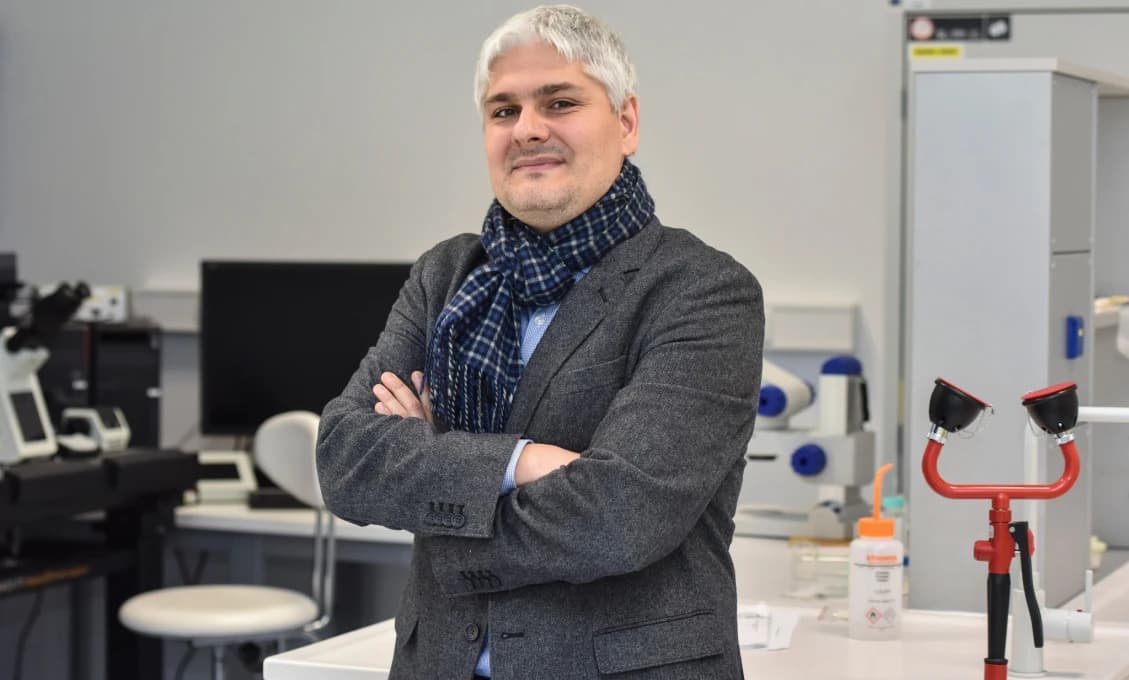Pavol Čekan nezvláda vlnu kritiky namierenú voči nemu. Prosí o pomoc