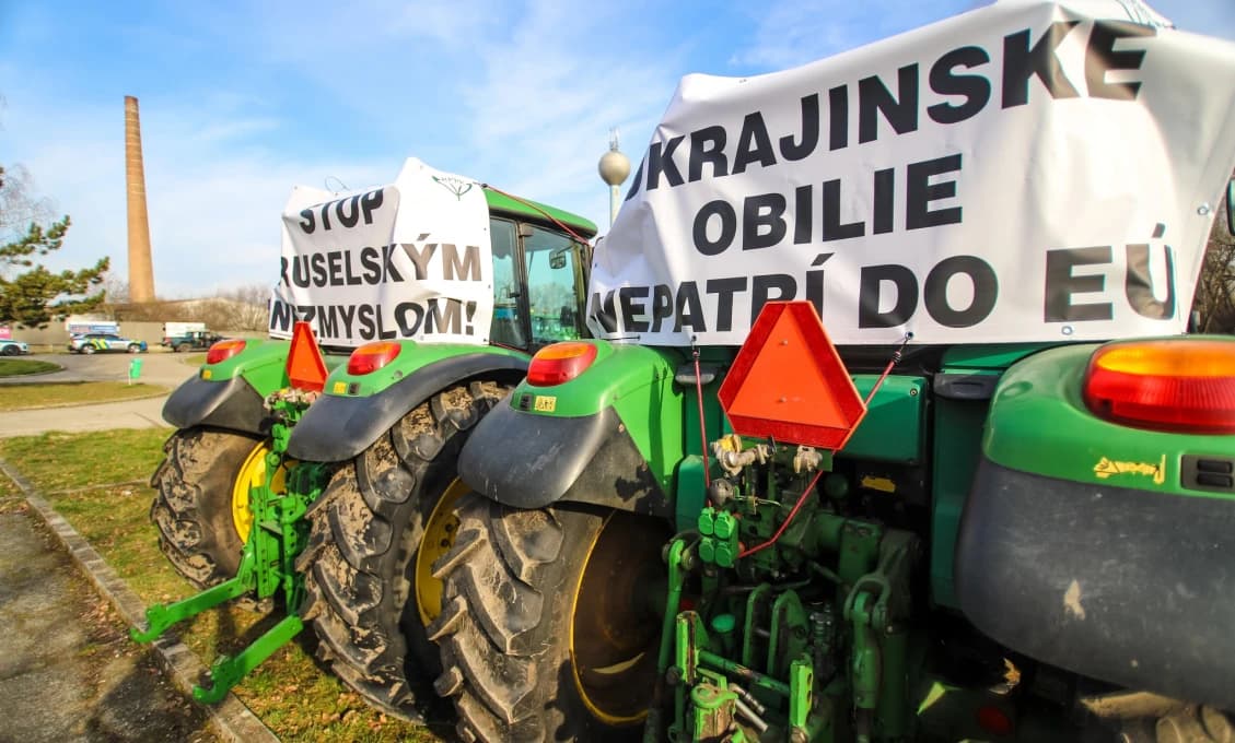 Protesty poľnohospodárov prišiel podporiť Richard Takáč i Katarína Roth Nevedalová