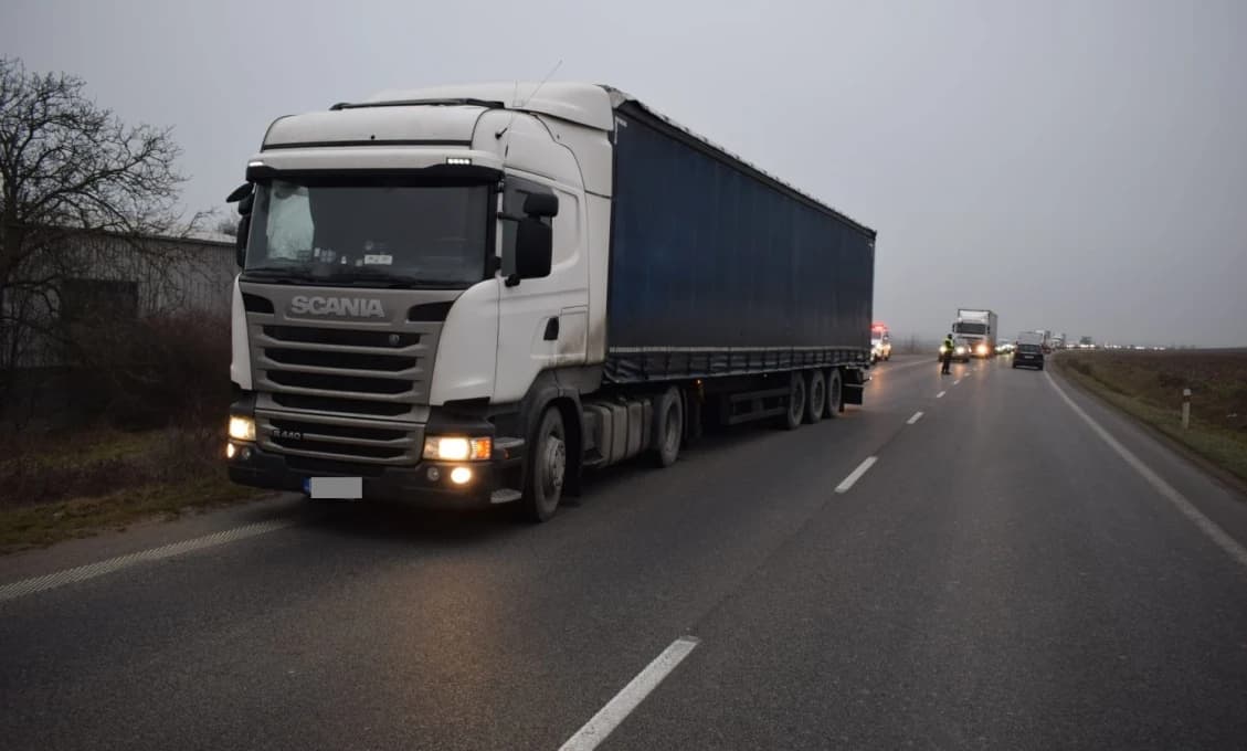 TRAGÉDIA Mladý športovec SKOČIL pod kamión! O chvíľu tam auto zrazilo aj mladú ŽENU