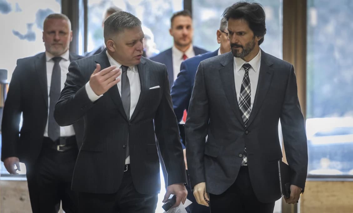 Vojna na Ukrajine sa nedá riešiť zbraňami. Fico nemieni podporiť Ukrajinu vyslaním vojakov, ako mu to chce prikázať NATO
