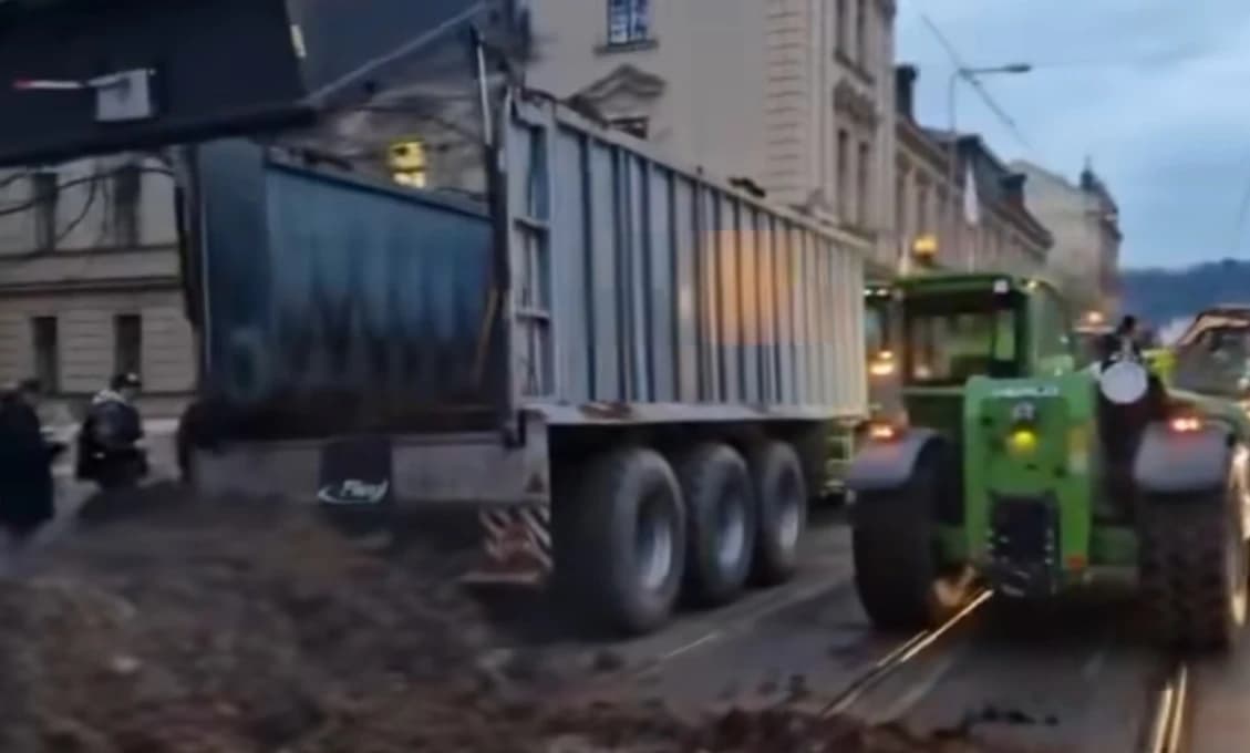 V PRAHE TO VRELO! VYKYDANÝ HNOJ PRE ÚRADOM VLÁDY (VIDEO)